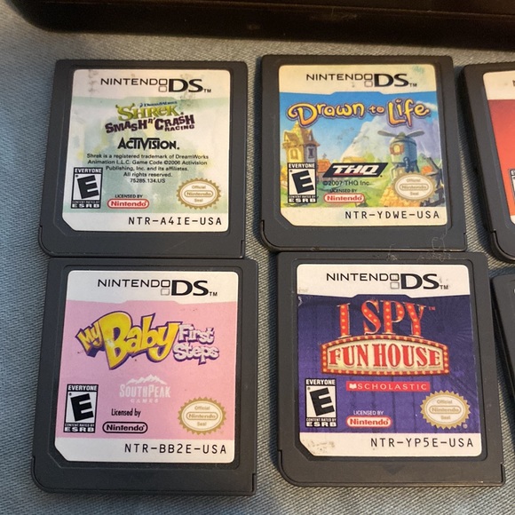 Nintendo DS XL Super Mario Bros 25th Anniversary Edition w/ 7 games - Picture 4 of 5